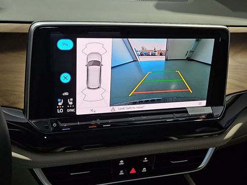 New 2026 Volkswagen Atlas SE FWD image 19
