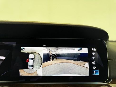 Used 2022 Mercedes-Benz E 350 4MATIC Sedan image 23