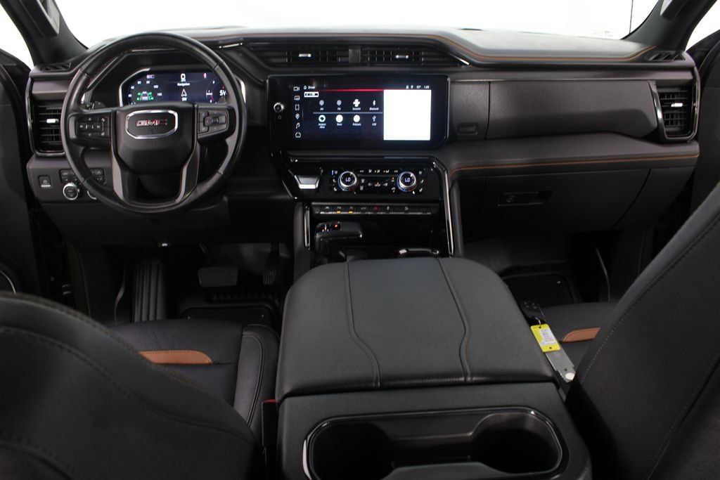Used 2024 GMC Sierra 1500 AT4 w/ Technology Package AWD/4WD image 12