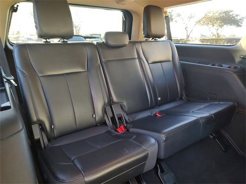Used 2024 Ford Expedition Max XLT image 34