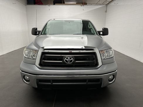 Used 2012 Toyota Tundra 4x4 CrewMax w/ SR5 Pkg image 3