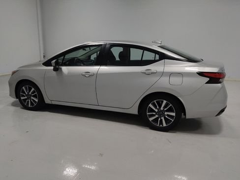 Used 2023 Nissan Versa SV FWD image 3