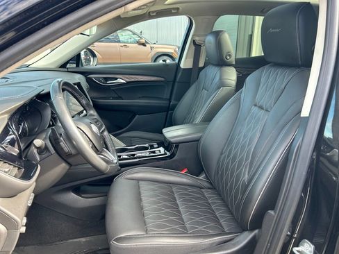 Used 2022 Buick Envision Avenir w/ Technology Package II image 10