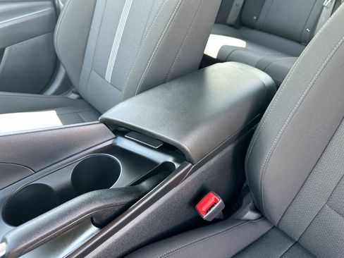 Used 2025 Hyundai Elantra SE FWD image 21
