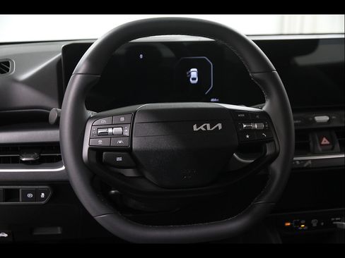 Used 2025 Kia K4 EX FWD image 7