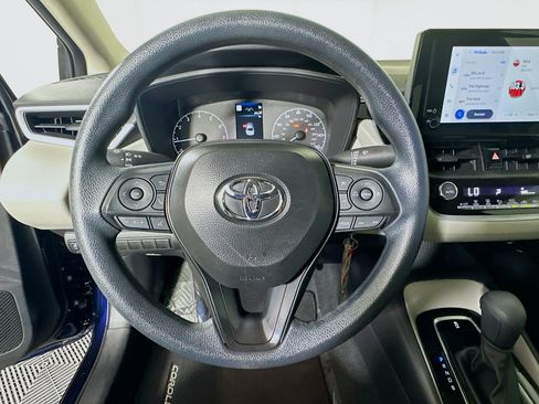 Used 2025 Toyota Corolla LE FWD image 15