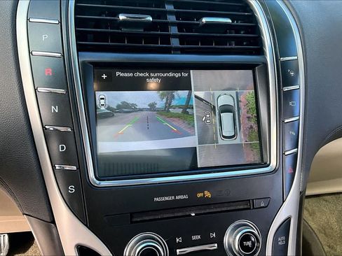 Used 2017 Lincoln MKX Reserve w/ Driver Assistance Package FWD image 31