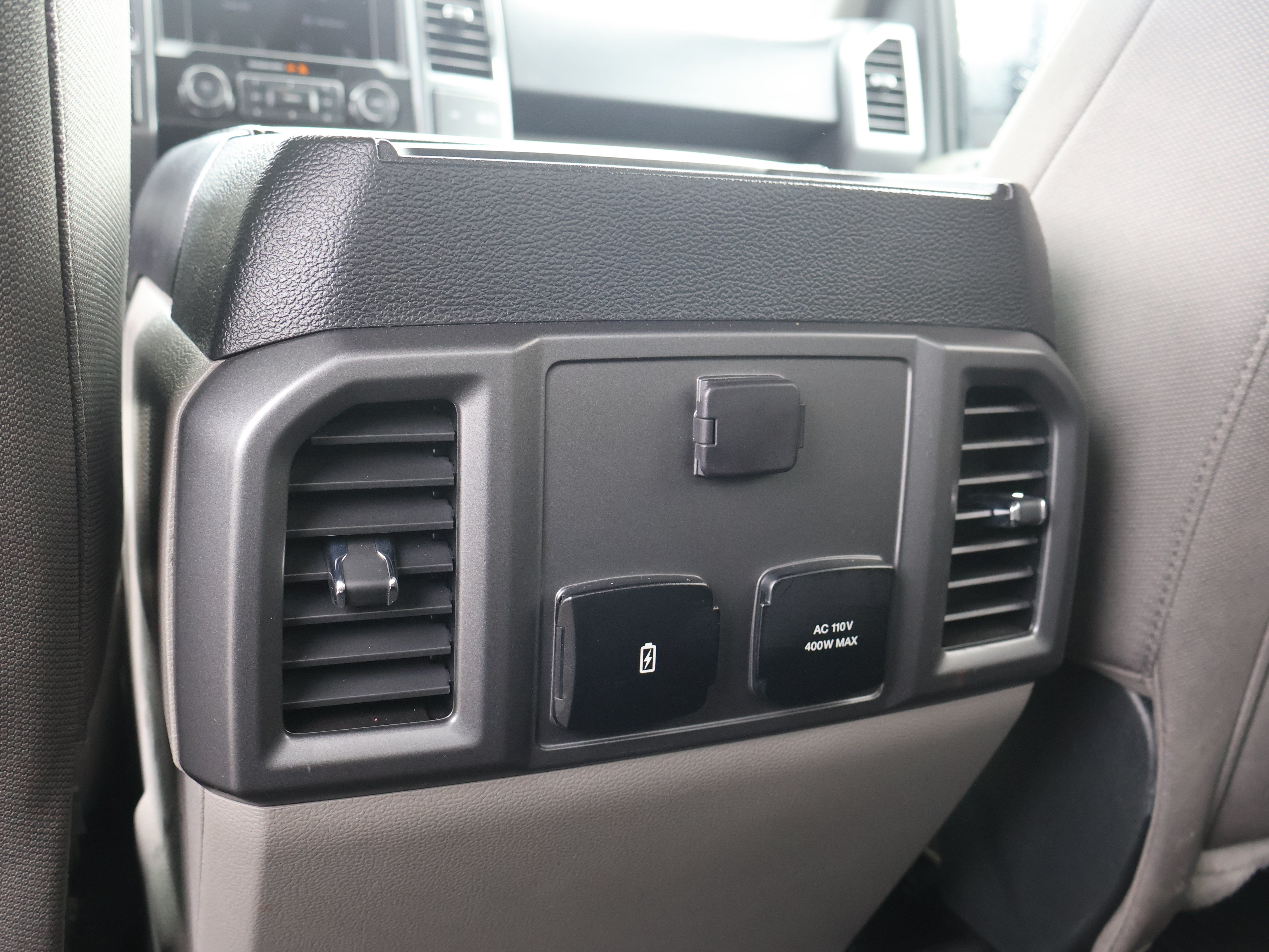 Used 2019 Ford F150 XLT w/ Equipment Group 302A Luxury AWD/4WD image 11