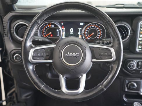 Used 2018 Jeep Wrangler Unlimited Sahara AWD/4WD image 12