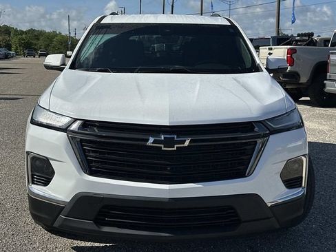 Used 2023 Chevrolet Traverse LT FWD image 3