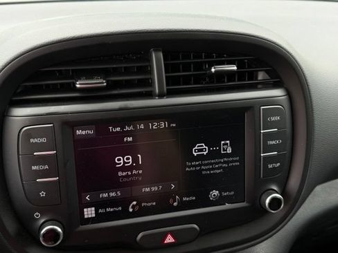 Used 2025 Kia Soul LX w/ LX Technology Package FWD image 19