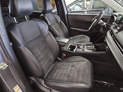 Used 2023 Mitsubishi Outlander SE image 9