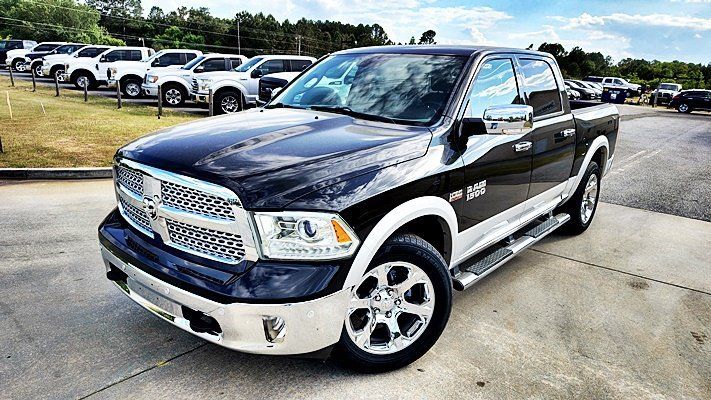 Used 2015 RAM 1500 Laramie w/ Convenience Group AWD/4WD image 3