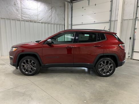 Used 2021 Jeep Compass Latitude AWD/4WD image 3