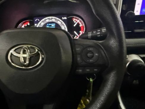 Used 2023 Toyota RAV4 LE AWD/4WD image 13