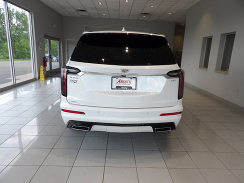 Used 2024 Cadillac XT6 Sport w/ LPO, Floor Liner Package AWD/4WD image 5