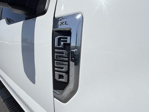 Used 2022 Ford F250 XL w/ Power Equipment Group AWD/4WD image 24