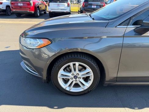Used 2018 Ford Fusion SE w/ Fusion SE Technology Package image 21