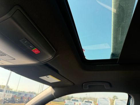 Used 2023 Volkswagen Atlas Cross Sport SEL Premium R-Line image 21