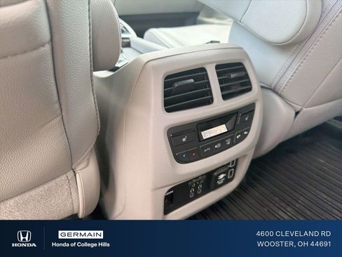 Used 2020 Honda Pilot Touring image 14
