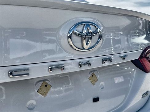 Used 2023 Toyota Camry SE image 18