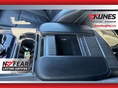 Used 2024 Jeep Wagoneer Series III AWD/4WD image 25