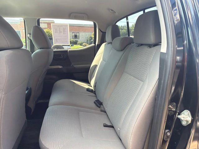 Used 2019 Toyota Tacoma SR5 AWD/4WD image 16