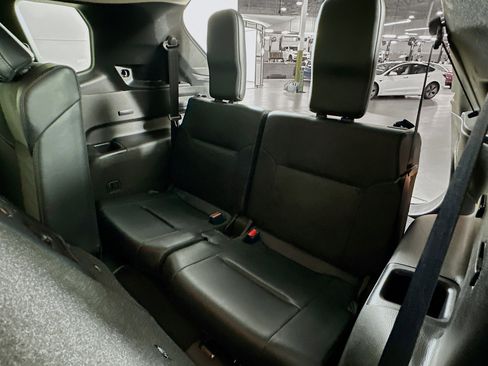 Used 2024 Mitsubishi Outlander SE image 27