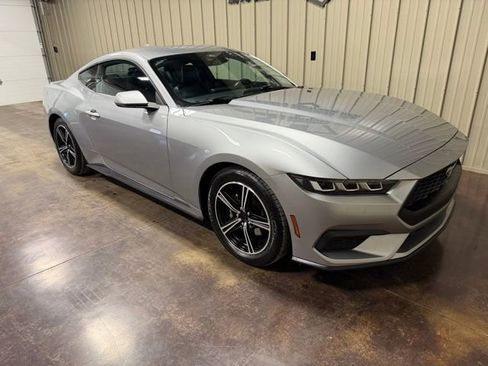 Used 2024 Ford Mustang Premium image 6