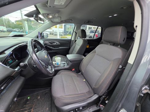 Used 2019 Chevrolet Traverse LT image 11
