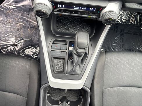 Used 2025 Toyota RAV4 XLE image 41