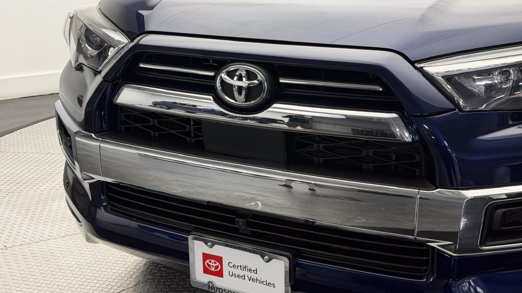 Used 2023 Toyota 4Runner Limited AWD/4WD image 2