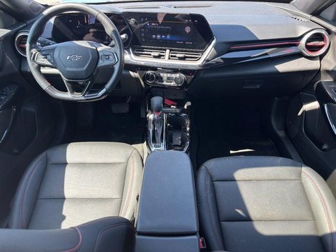 Used 2024 Chevrolet Trax RS w/ Sunroof Package image 14