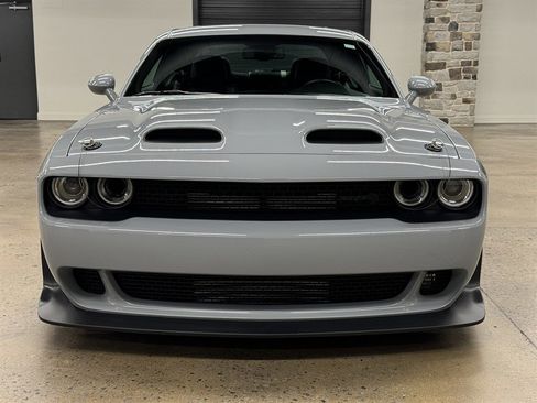 Used 2022 Dodge Challenger SRT Hellcat RWD image 2