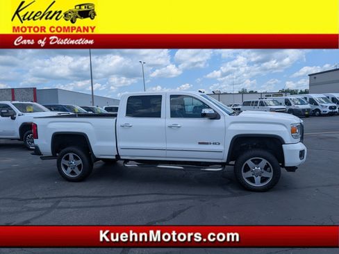 Used 2016 GMC Sierra 2500 SLT w/ All-Terrain HD Package AWD/4WD image 1