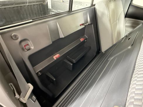 Used 2015 Toyota Tacoma PreRunner image 43