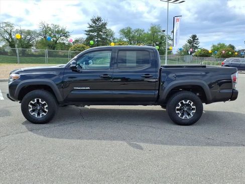 Used 2022 Toyota Tacoma TRD Off-Road w/ Technology Package image 8
