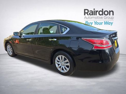 Used 2015 Nissan Altima 2.5 S FWD image 5