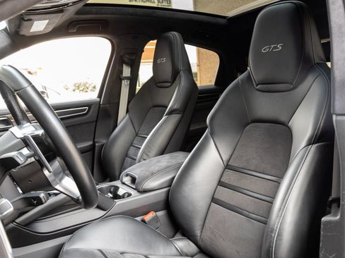 Used 2023 Porsche Cayenne GTS AWD/4WD image 5