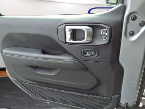 Used 2019 Jeep Wrangler Unlimited Sahara w/ Advanced Safety Group image 12