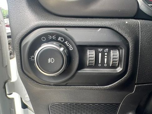 Used 2020 Jeep Wrangler Unlimited Rubicon w/ Uconnect 4C Nav & Sound Group AWD/4WD image 18