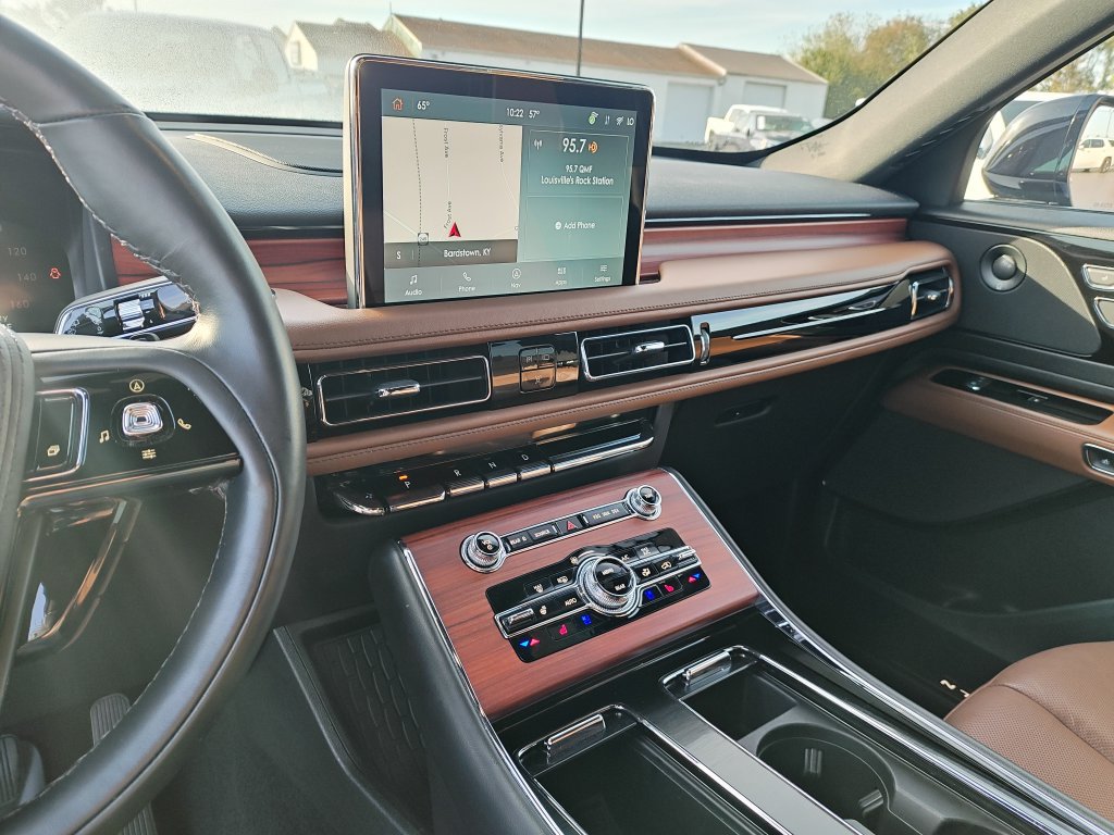 Used 2023 Lincoln Aviator Reserve w/ Equipment Group 201A AWD/4WD image 20