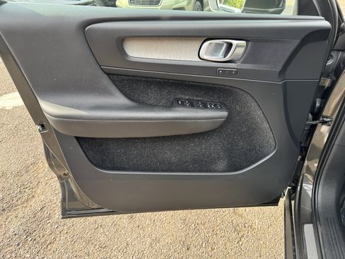 Used 2019 Volvo XC40 T5 Inscription AWD/4WD image 12