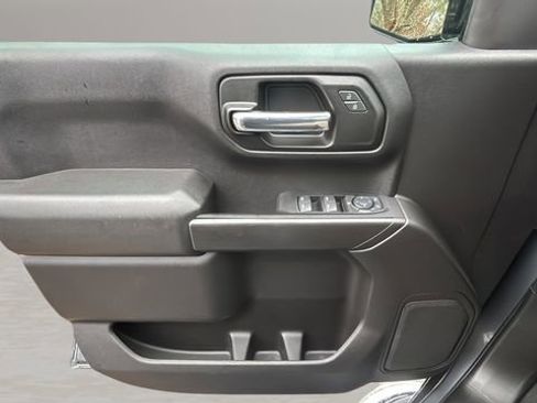 Used 2022 Chevrolet Silverado 1500 Custom AWD/4WD image 17