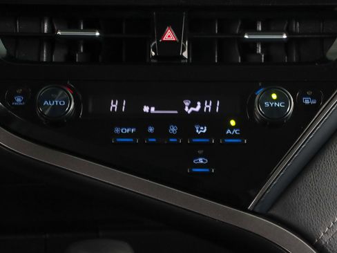 Used 2024 Toyota Camry SE FWD image 20