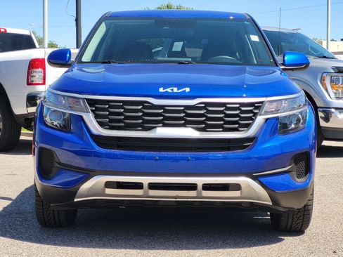 Used 2023 Kia Seltos LX AWD/4WD image 2