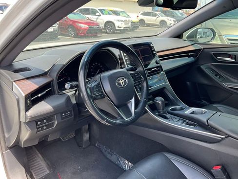 Used 2019 Toyota Avalon XLE w/ Moonroof Package FWD image 16