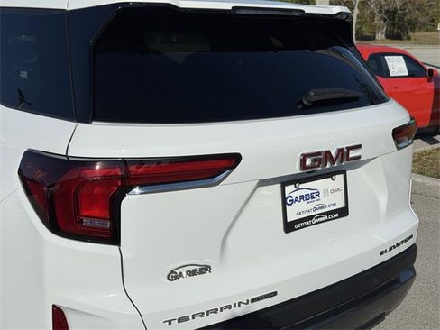 Used 2025 GMC Terrain Elevation image 11