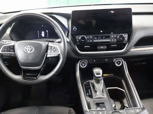 Certified 2024 Toyota Grand Highlander Limited image 14