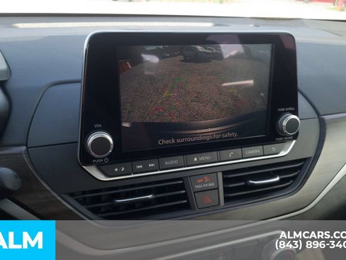 Used 2025 Nissan Altima 2.5 SV FWD image 8